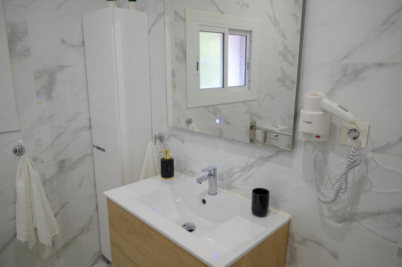 Villa Relax House Barcelone Sant Esteve Sesrovires Esterno foto