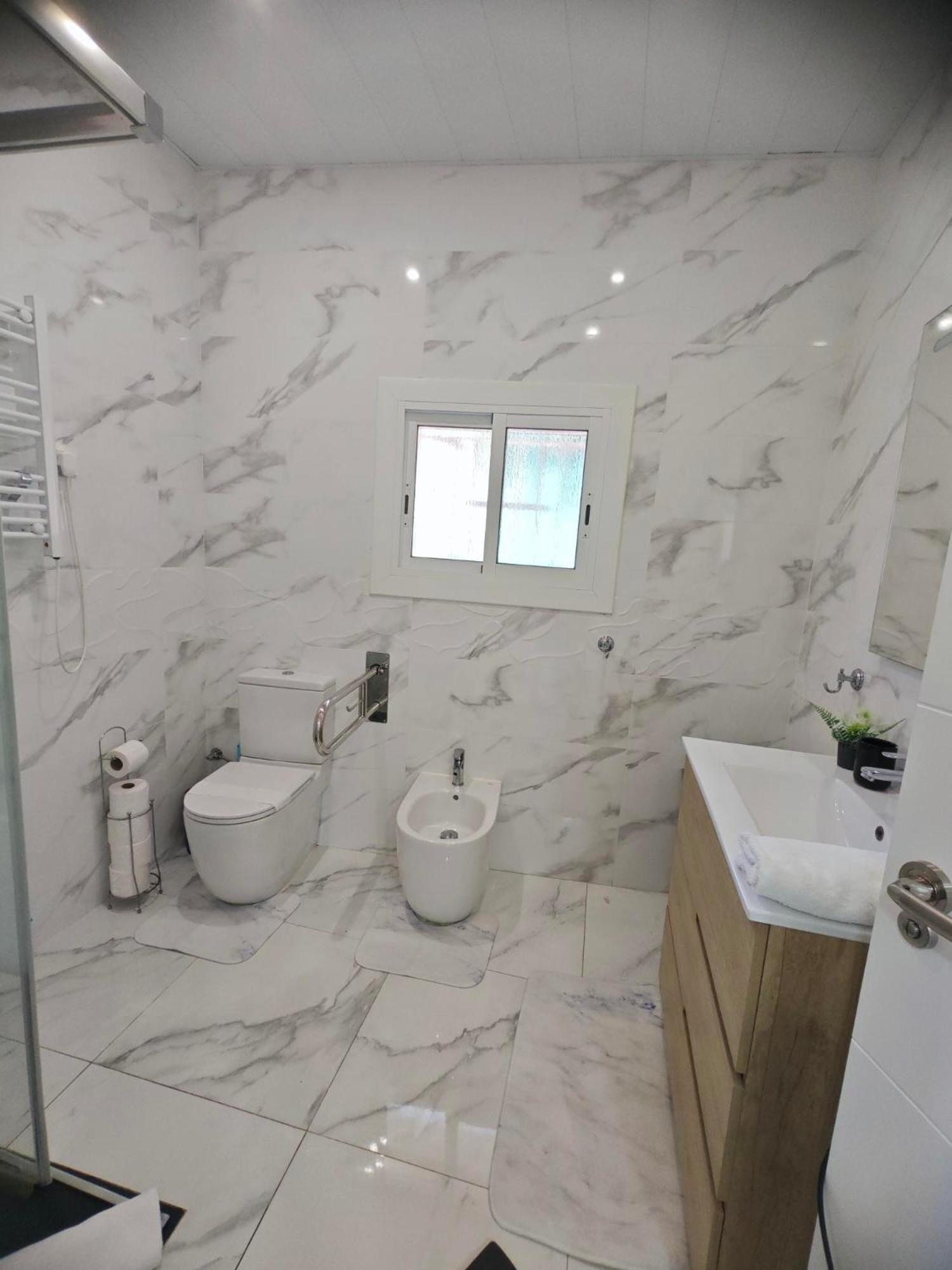 Villa Relax House Barcelone Sant Esteve Sesrovires Esterno foto